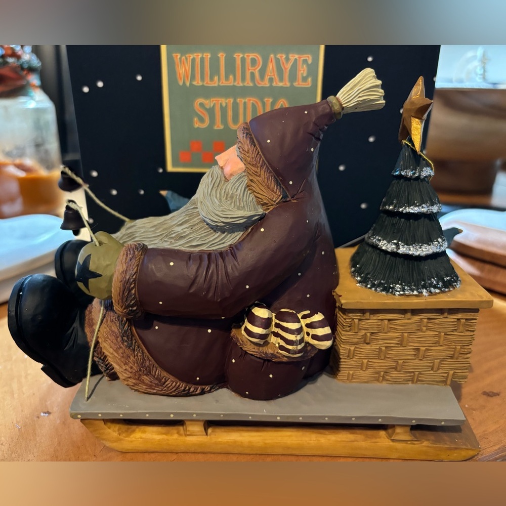WW2404 Williraye Extra Special Delivery Santa